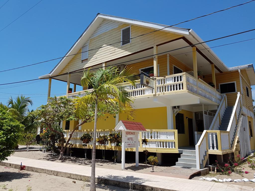 Serenade Hotel Placencia Exterior photo